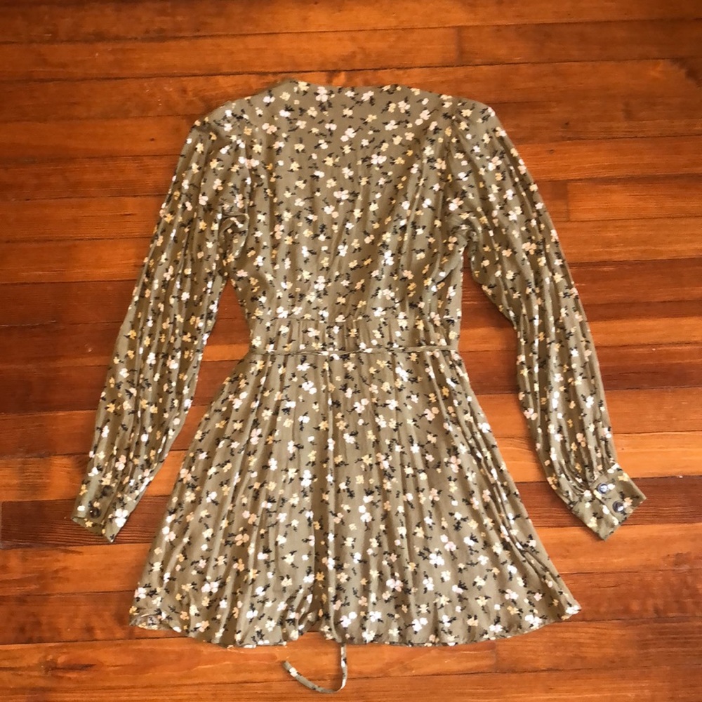 SISTERHOOD green floral wrap dress - Picture 2 of 2